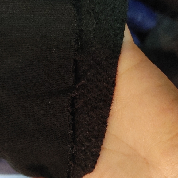 ❗$1 Bundled❗FRIENDS Black Pull Over Sweatshirt - Picture 4 of 5